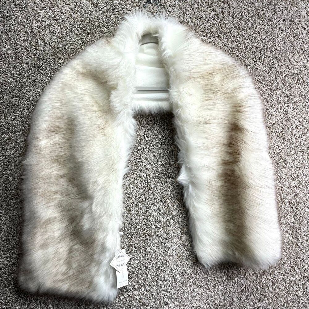 Tulip Bridal Faux Fur Shoulder Shawl Wrap in Size Small NWT